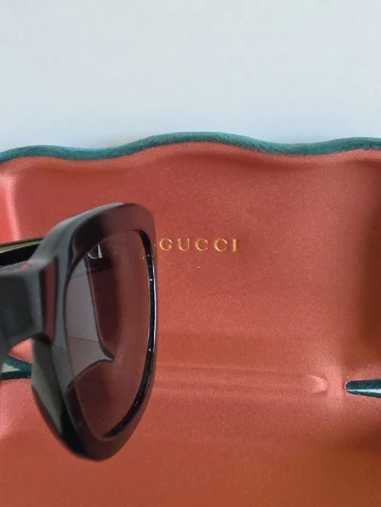 Gucci Men’s Black Square Sunglasses with Dark Lenses - Picture 5 of 9